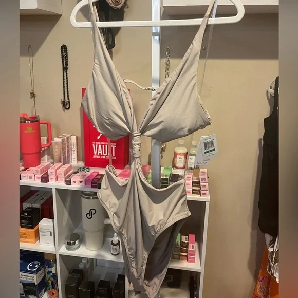 NWT Splendid Mary Lawless Lee X Cutout One Piece Swimsuit - Picture 4 of 6